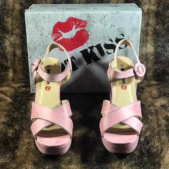 Hot Kiss pink ankle strap heels - Picture 3 of 6